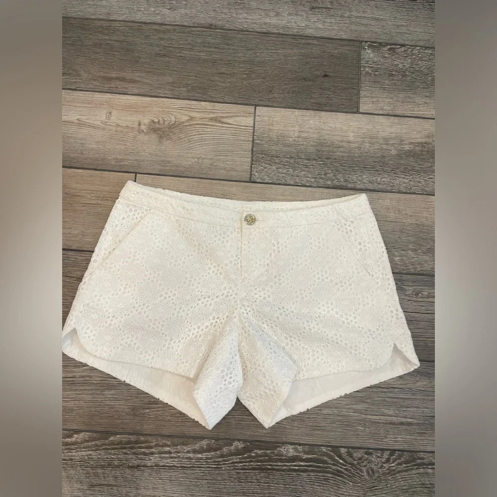 Lilly Pulitzer  White Lace Shorts Size 0